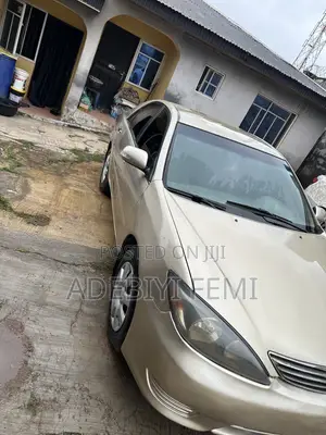 Toyota Camry LE 4dr Sedan (2.4L 4cyl 5M) 2004 Brown