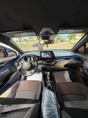 Toyota C-HR XLE FWD 2020 Blue
