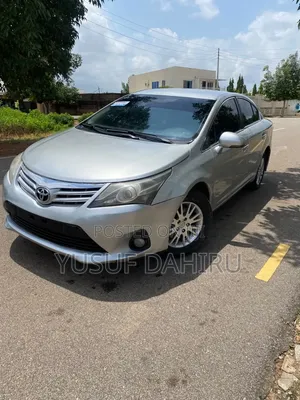 Toyota Avensis 2012 Silver