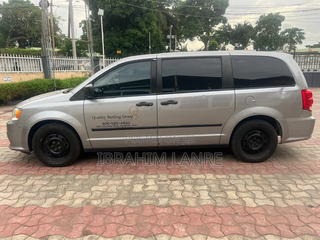 Dodge Caravan 2016 Silver
