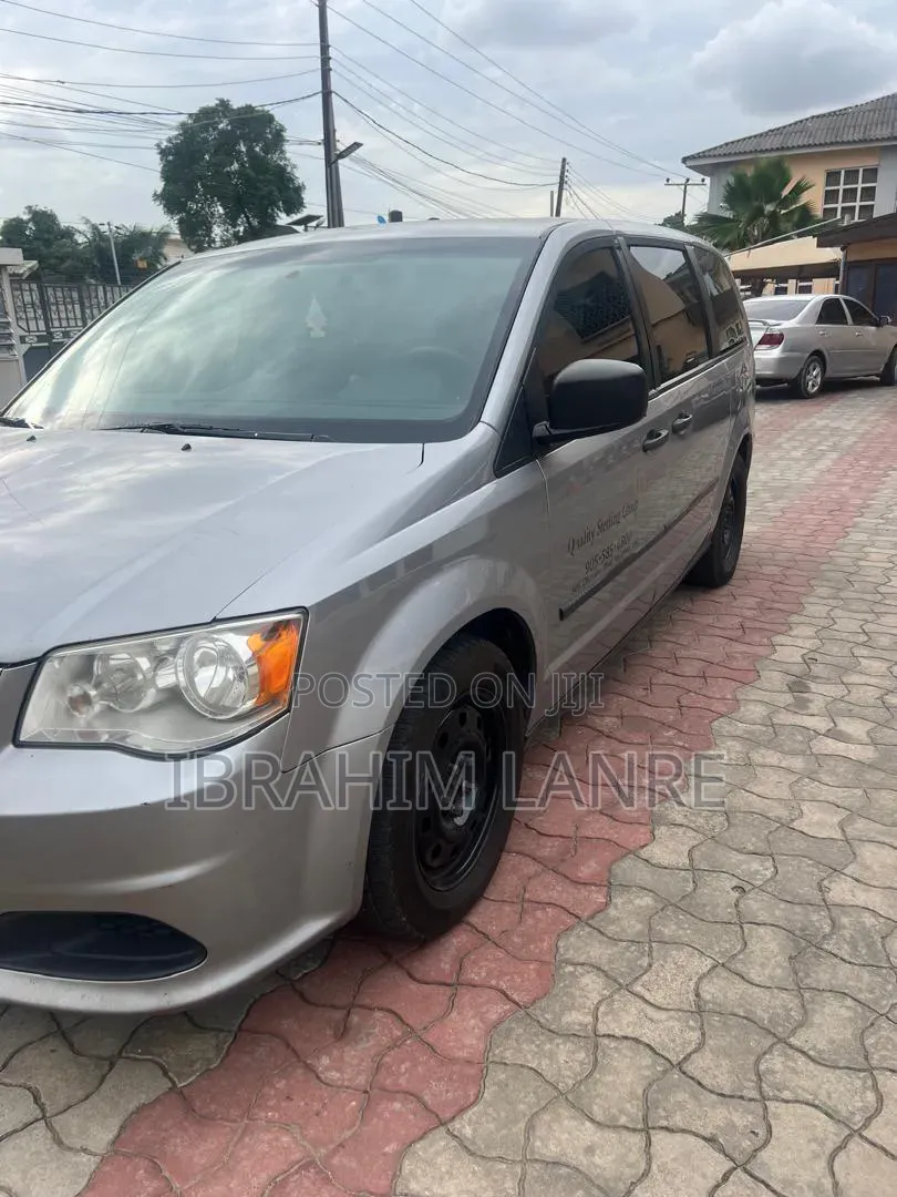 Dodge Caravan 2016 Silver