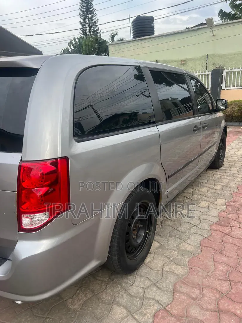 Dodge Caravan 2016 Silver