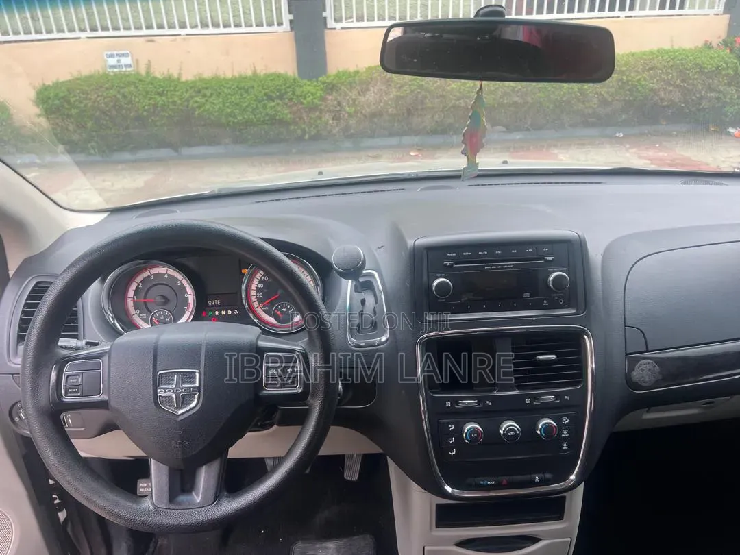 Dodge Caravan 2016 Silver