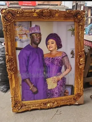 Royal Foreign Frame