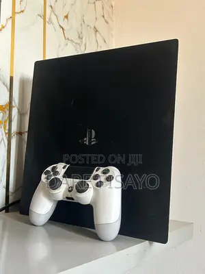 Play Station 4 Pro