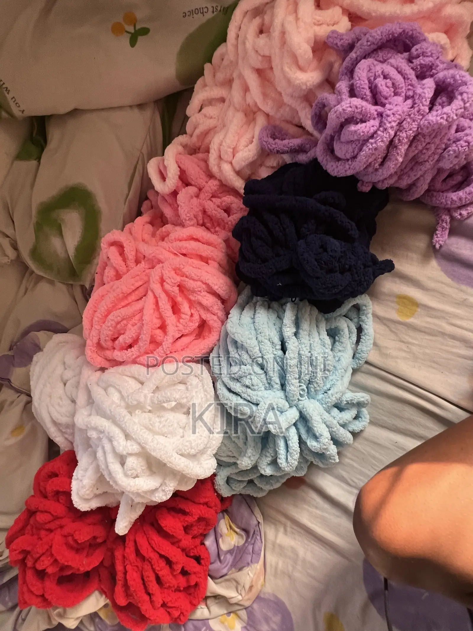 26 Pieces of Chunky Yarn
