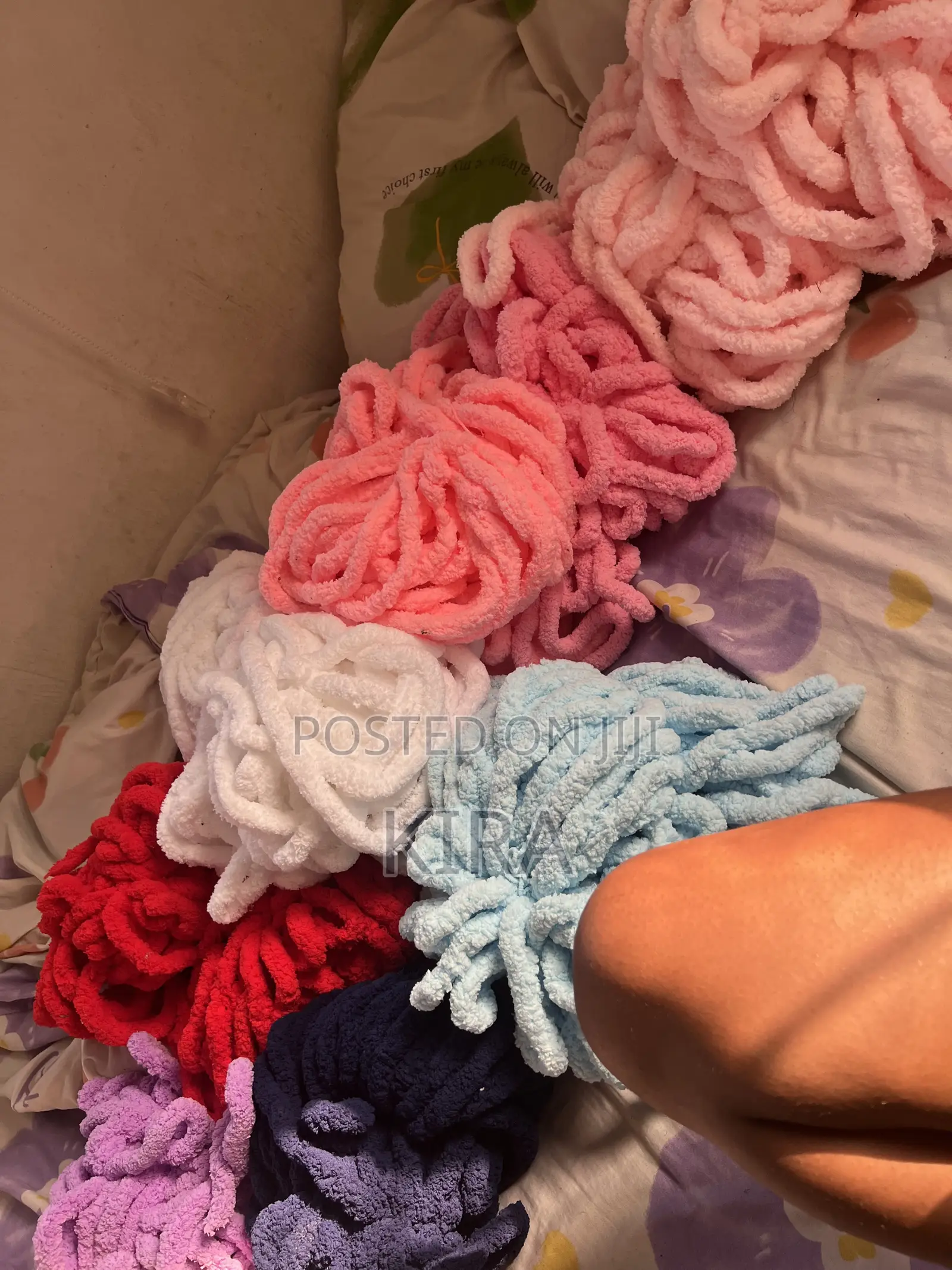 26 Pieces of Chunky Yarn