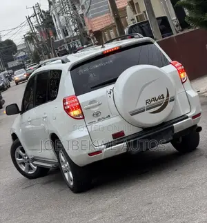 Toyota RAV4 2.5 Limited 4x4 2010 White