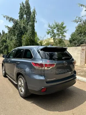 Toyota Highlander 2016