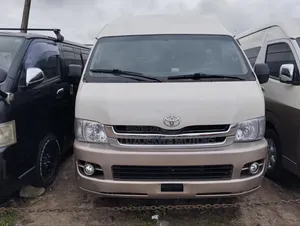 Toyota HiAce 2016 White