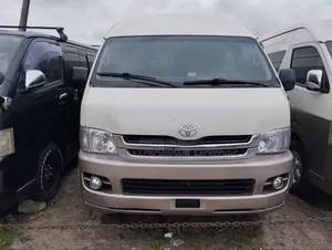 Toyota HiAce 2016 White