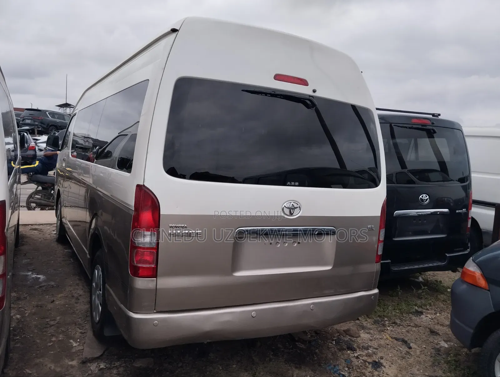 Toyota HiAce 2016 White