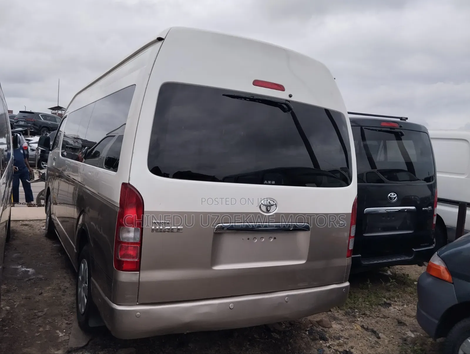Toyota HiAce 2016 White