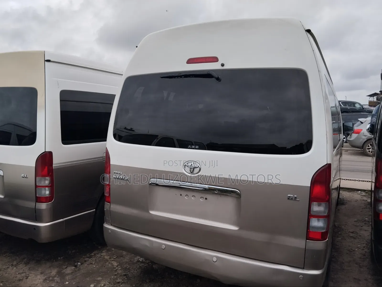 Toyota HiAce 2016 White