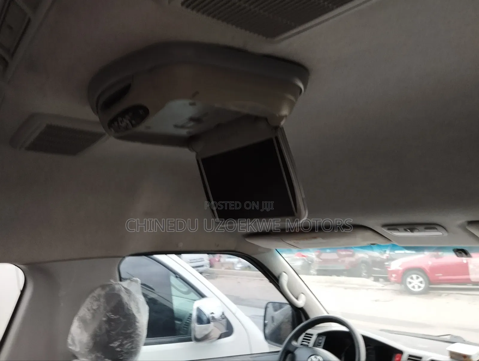 Toyota HiAce 2016 White