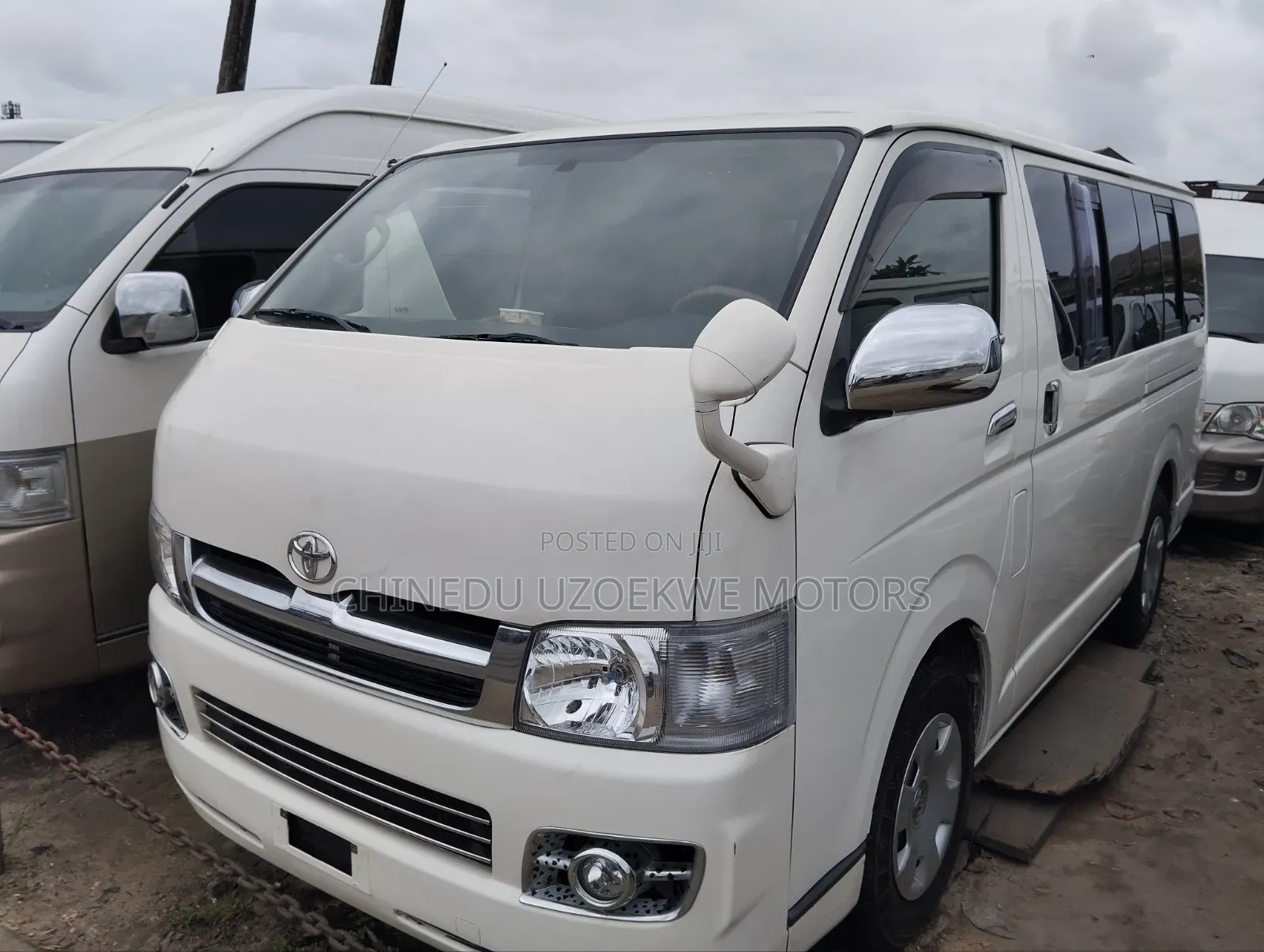 Toyota HiAce 2016 White