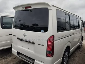 Toyota HiAce 2016 White