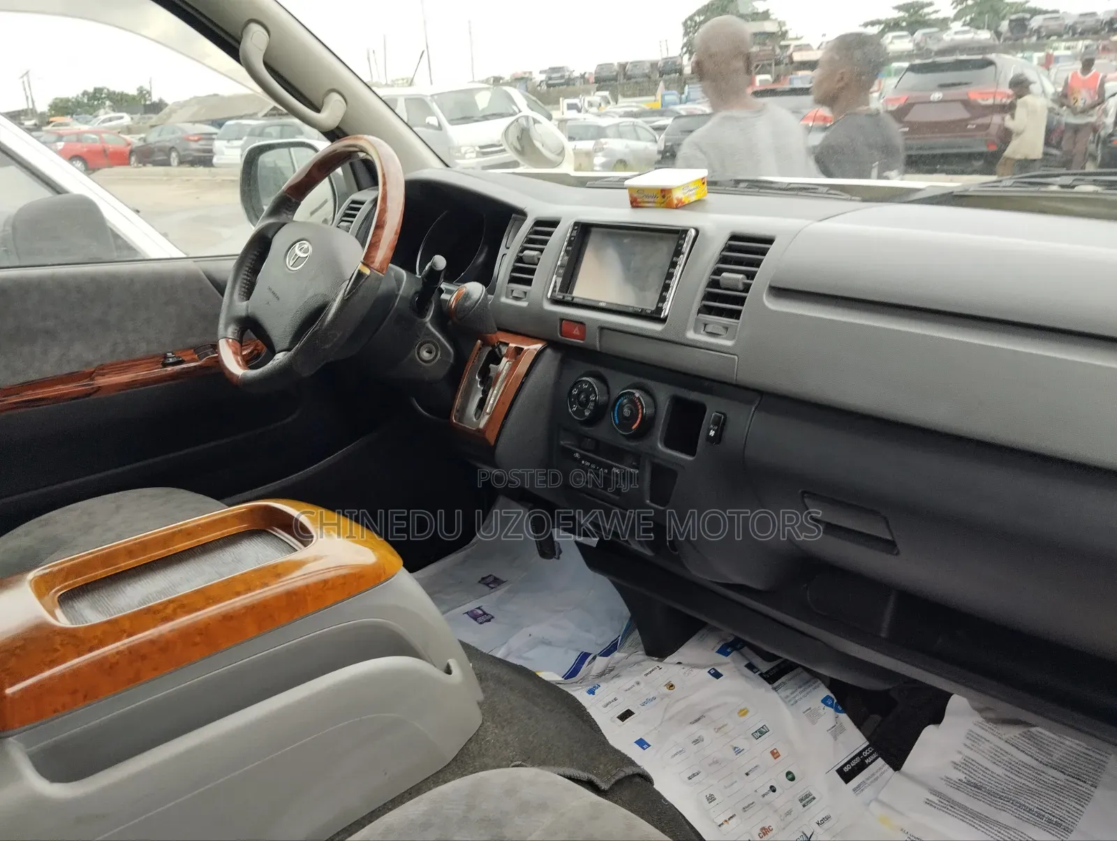 Toyota HiAce 2016 White