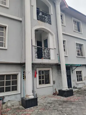 2bdrm Block of Flats in Lekki Phase 1 for rent