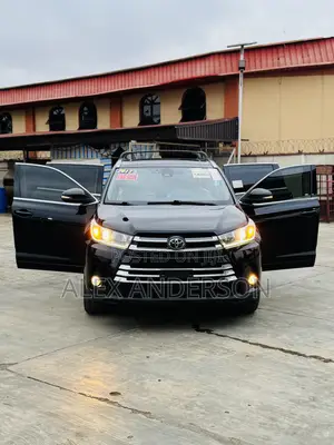 Toyota Highlander Limited Platinum 4x2 V6 (3.5L 6cyl 8A) 2017 Black