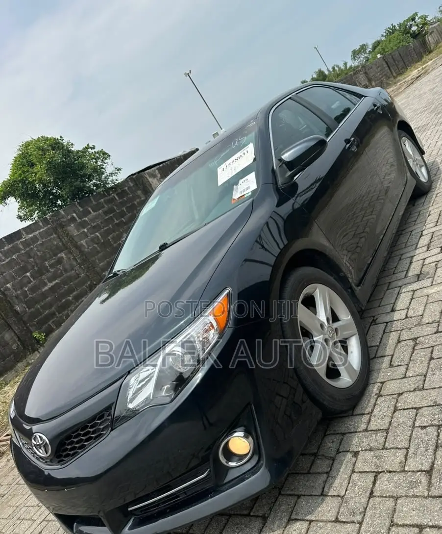 Toyota Camry SE V6 4dr Sedan (3.5L 6cyl 6A) 2012 Black