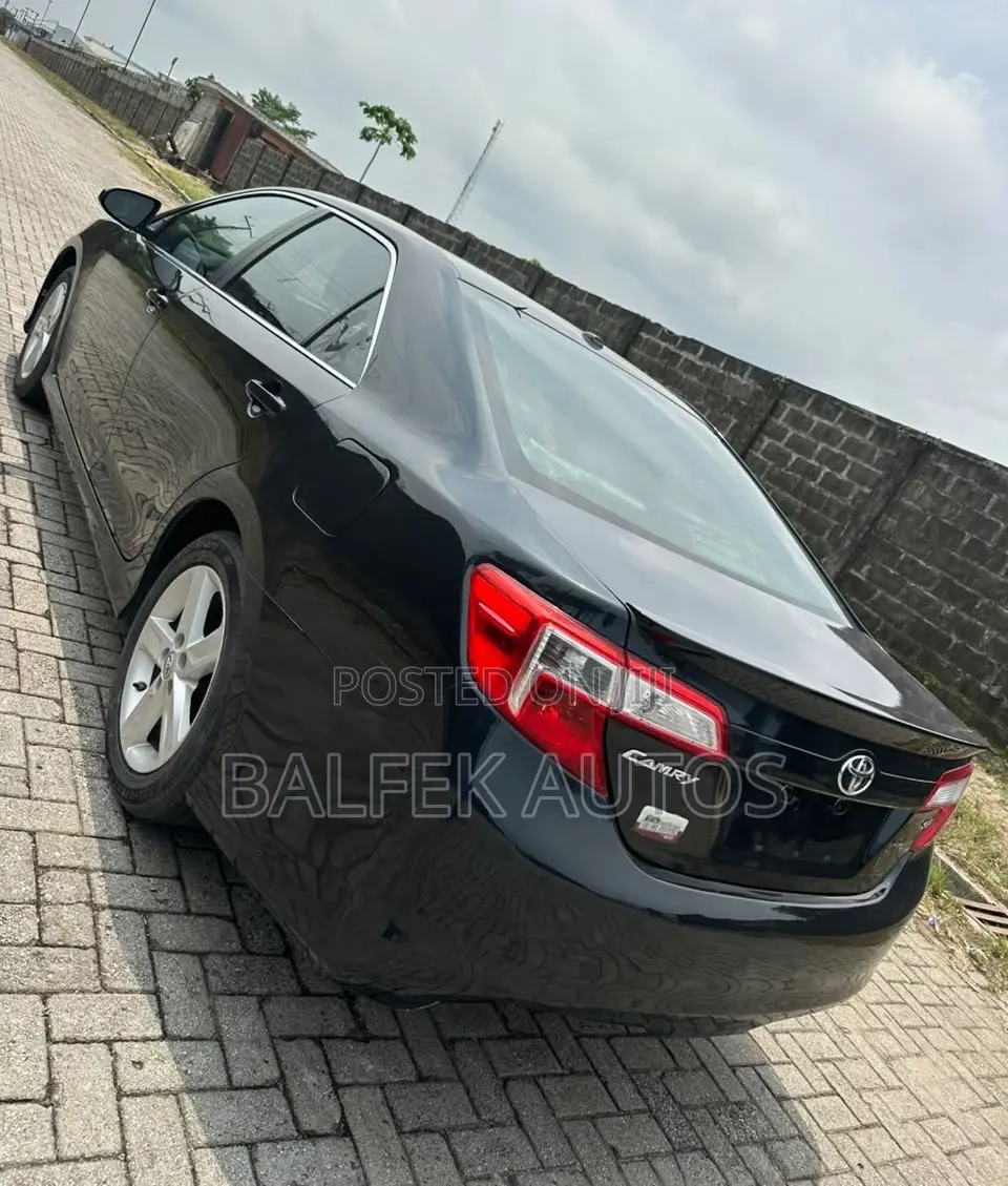 Toyota Camry SE V6 4dr Sedan (3.5L 6cyl 6A) 2012 Black
