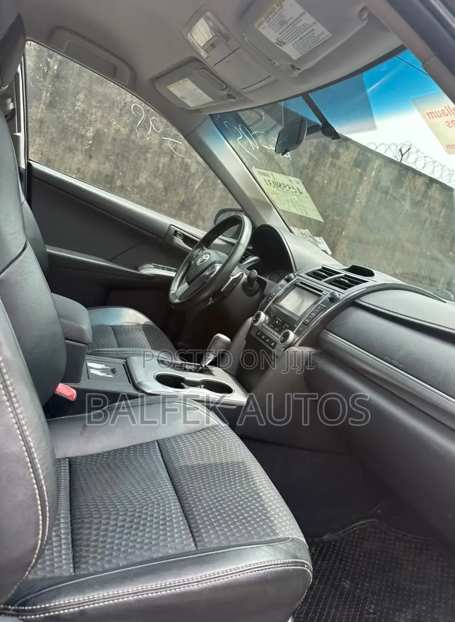 Toyota Camry SE V6 4dr Sedan (3.5L 6cyl 6A) 2012 Black