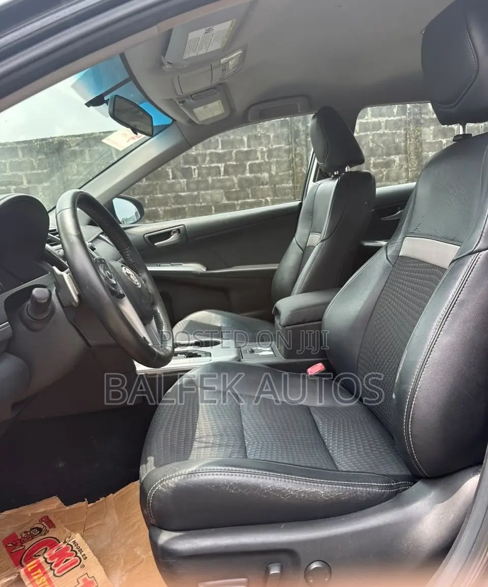 Toyota Camry SE V6 4dr Sedan (3.5L 6cyl 6A) 2012 Black