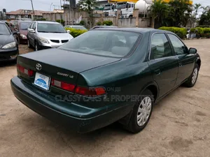 Toyota Camry LE 4dr Sedan (2.2L 4cyl 4A) 2000 Green