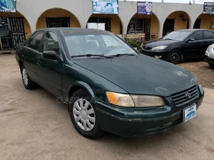 Toyota Camry LE 4dr Sedan (2.2L 4cyl 4A) 2000 Green