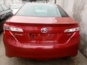 Toyota Camry SE 4dr Sedan (2.5L 4cyl 6A) 2014 Red