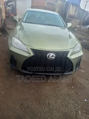 Lexus IS 2006 Pink