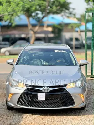 Toyota Camry 2016 Silver