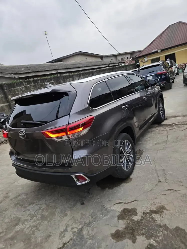 Toyota Highlander 2019 Gray