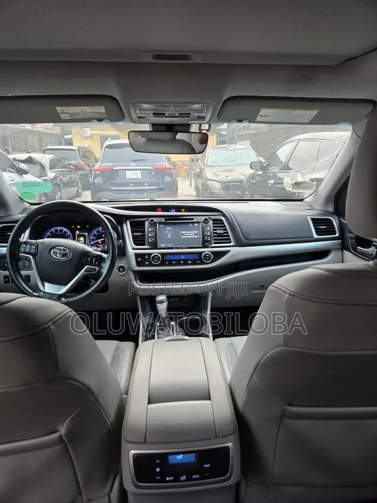 Toyota Highlander 2019 Gray