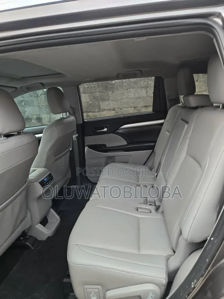 Toyota Highlander 2019 Gray