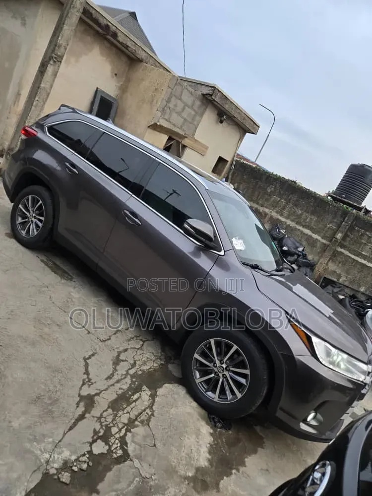 Toyota Highlander 2019 Gray