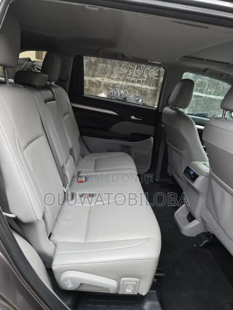 Toyota Highlander 2019 Gray