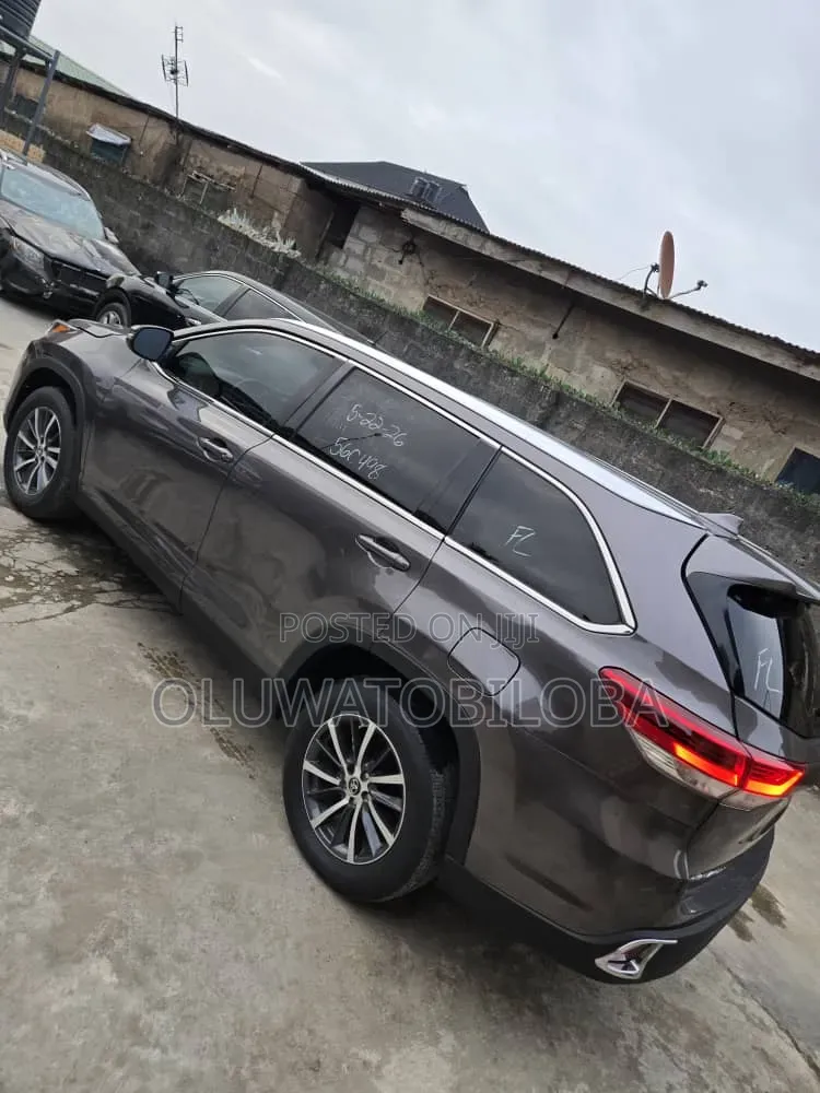 Toyota Highlander 2019 Gray