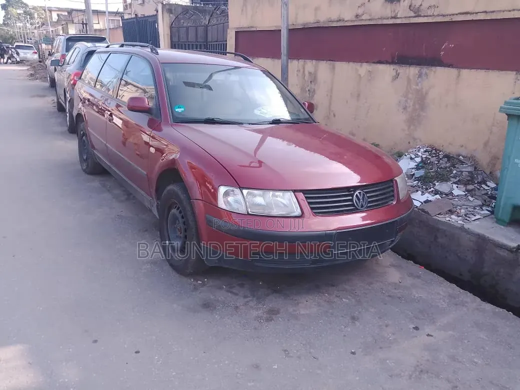 Volkswagen Passat 2003 Red