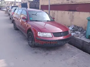 Volkswagen Passat 2003 Red