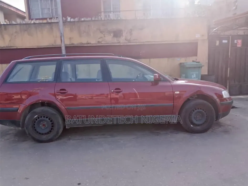 Volkswagen Passat 2003 Red
