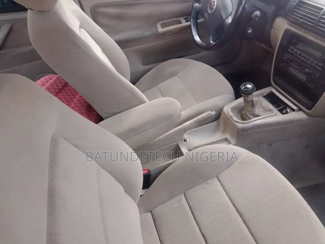 Volkswagen Passat 2003 Red
