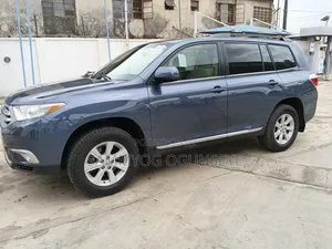 Toyota Highlander 2013 Blue