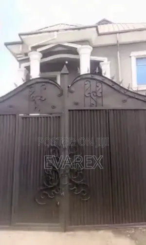 8bdrm Block of Flats in Iba / Ojo for sale