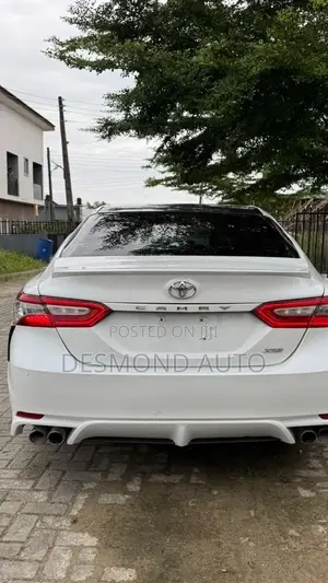 Toyota Camry XSE (2.5L 4cyl 8A) 2019 White