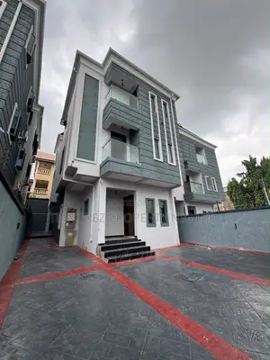 4bdrm Duplex in Ikeja for sale