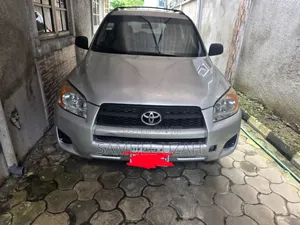Toyota RAV4 2010 Silver