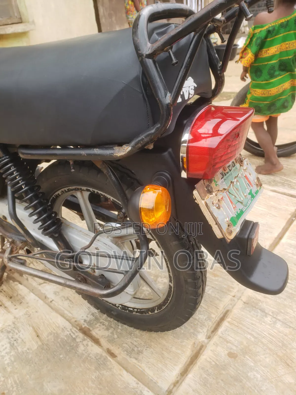 TVS HLX Plus ES 2023 Black
