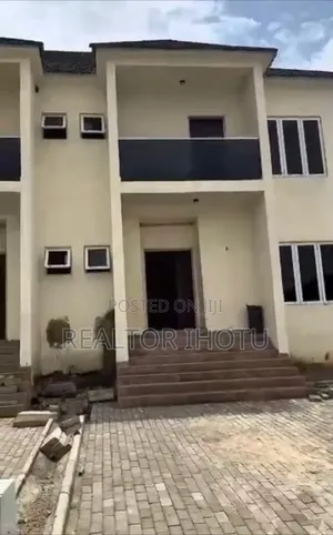 4bdrm Duplex in Karshi for sale